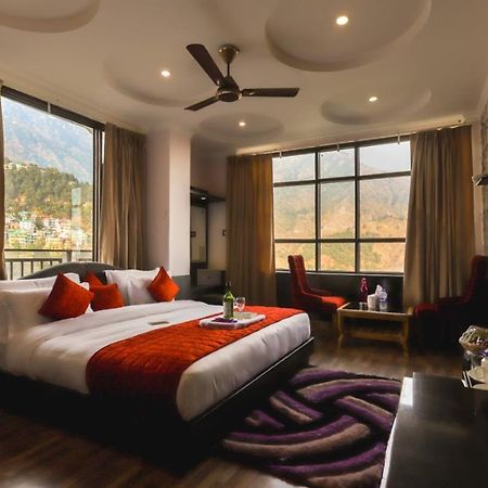 Hotel Holiday Hill, Near Mall Road, Mcleodganj# Parking#Restaurant Дармсала Экстерьер фото