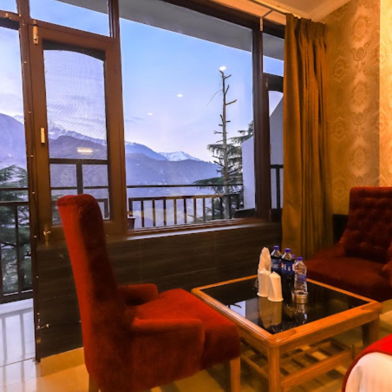 Hotel Holiday Hill, Near Mall Road, Mcleodganj# Parking#Restaurant Дармсала Экстерьер фото