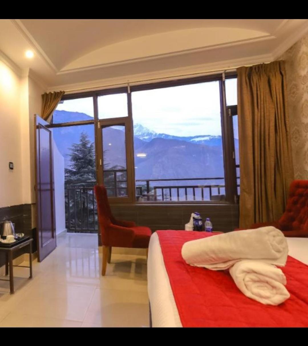 Hotel Holiday Hill, Near Mall Road, Mcleodganj# Parking#Restaurant Дармсала Экстерьер фото