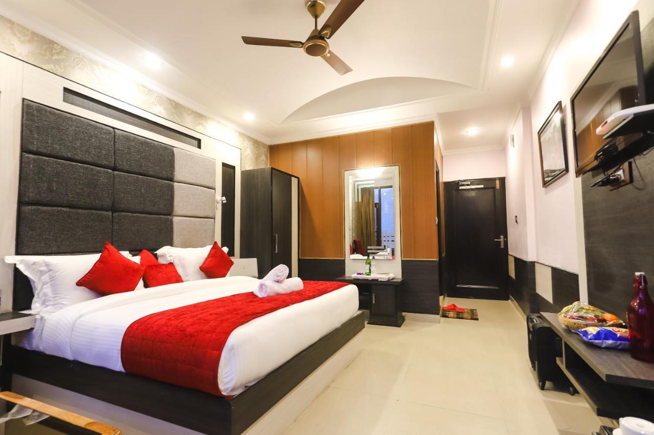 Hotel Holiday Hill, Near Mall Road, Mcleodganj# Parking#Restaurant Дармсала Экстерьер фото
