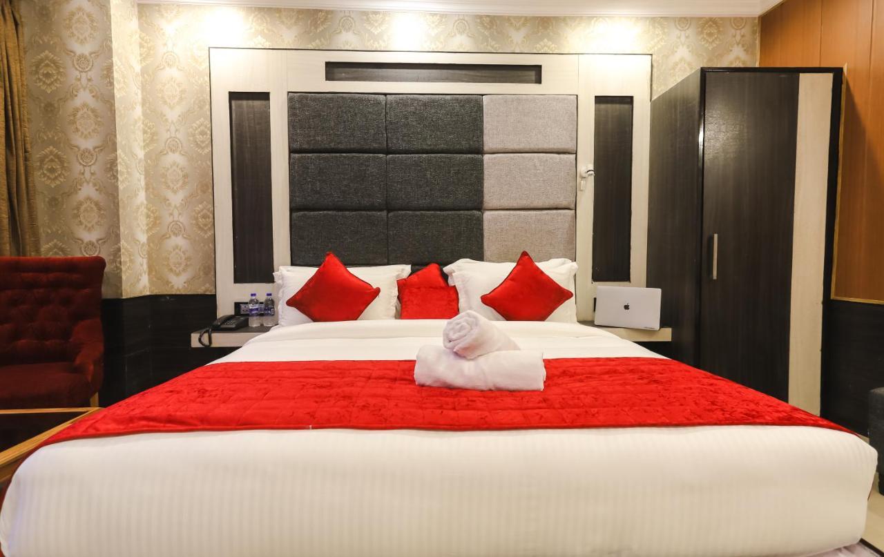 Hotel Holiday Hill, Near Mall Road, Mcleodganj# Parking#Restaurant Дармсала Экстерьер фото