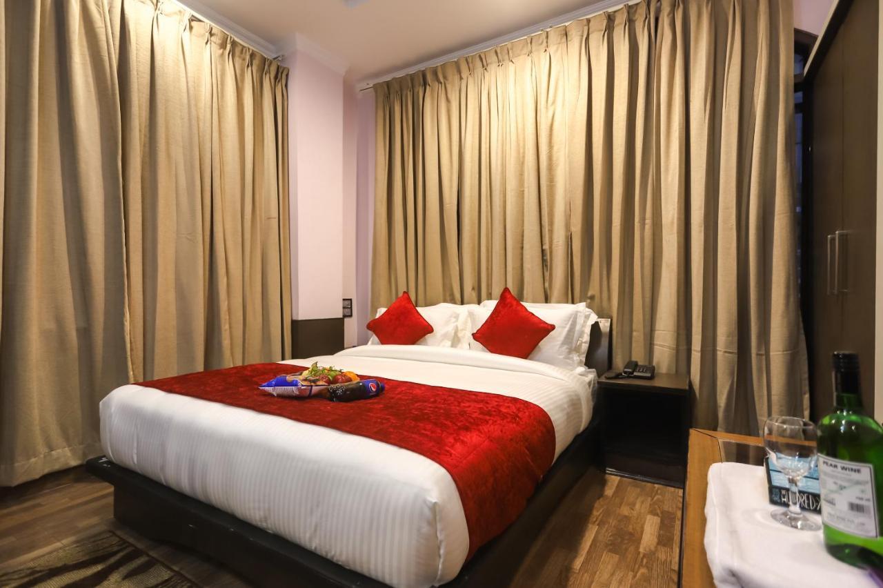 Hotel Holiday Hill, Near Mall Road, Mcleodganj# Parking#Restaurant Дармсала Экстерьер фото