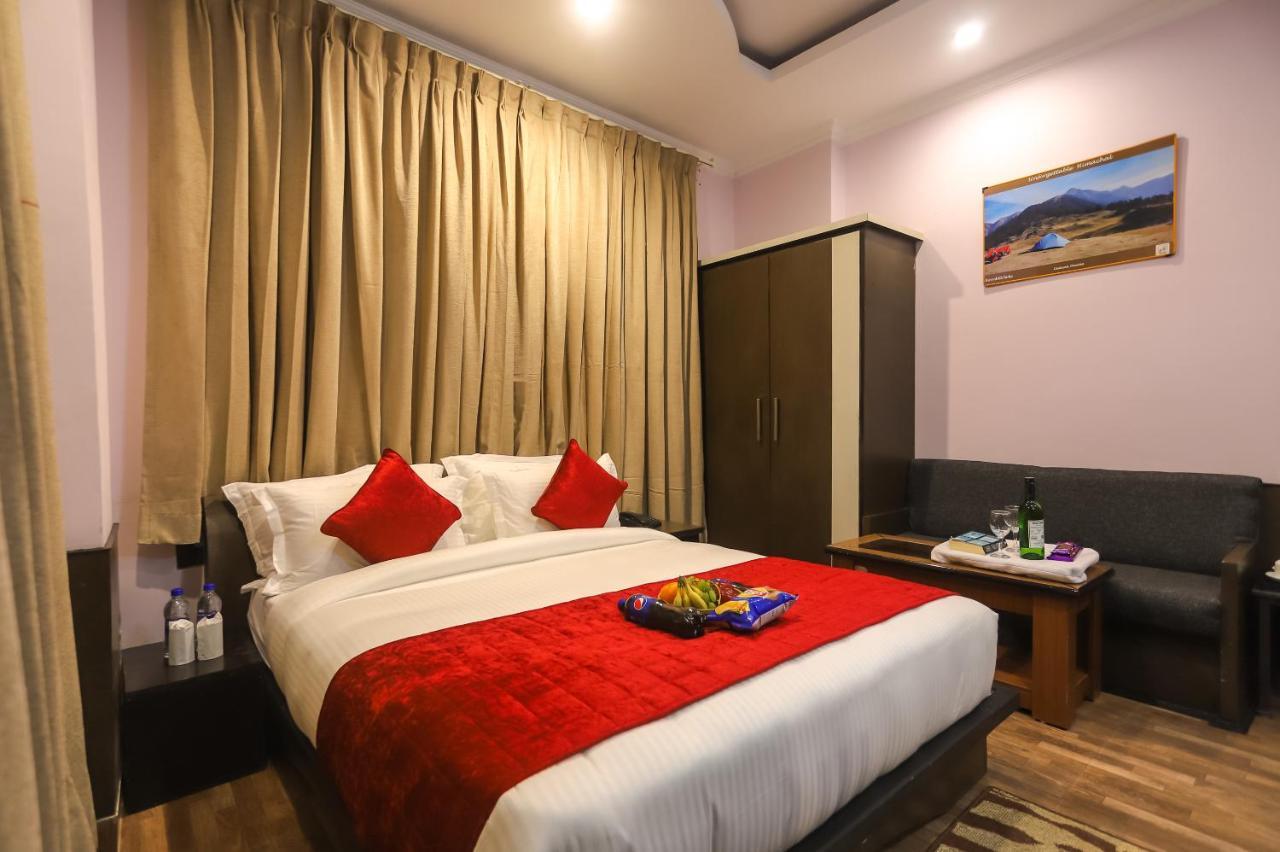 Hotel Holiday Hill, Near Mall Road, Mcleodganj# Parking#Restaurant Дармсала Экстерьер фото