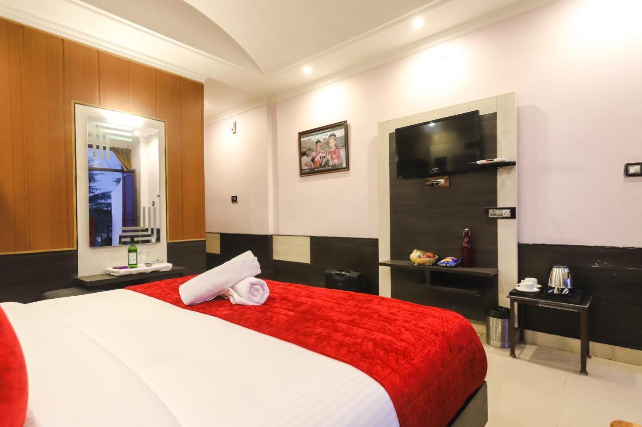Hotel Holiday Hill, Near Mall Road, Mcleodganj# Parking#Restaurant Дармсала Экстерьер фото